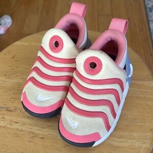 Toddler size 7C Nike shoes